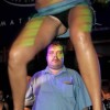 Hypnotisierter Striptease