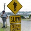 Achtung- alte Leute auf der Straße